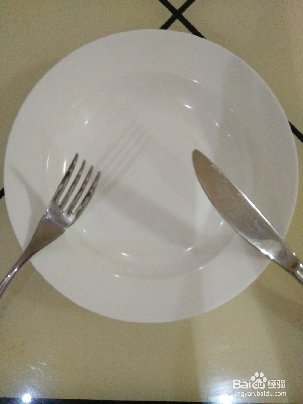 如何判断老外吃饭是否吃完了？