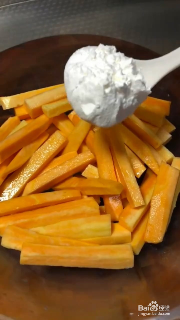 如何制作东北芝麻红薯条?