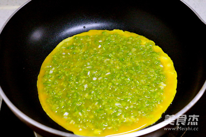 苦瓜摊鸡蛋的做法