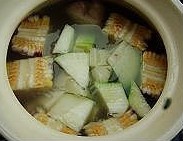 玉米萝卜排骨汤