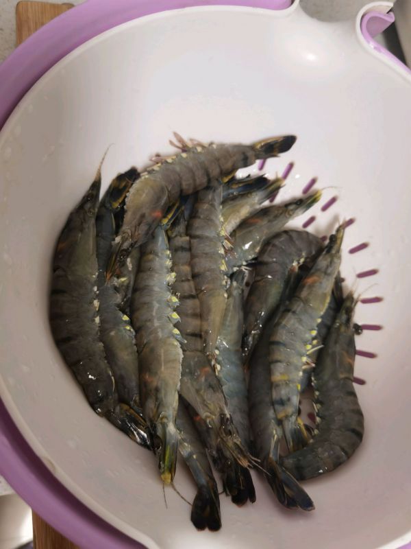 开背蒜蓉黑虎虾