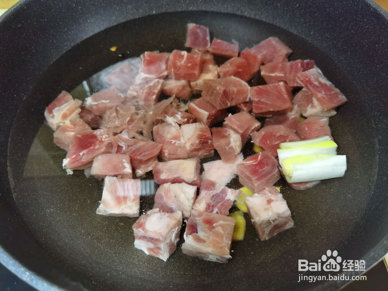 红烧牛肉红汤的做法