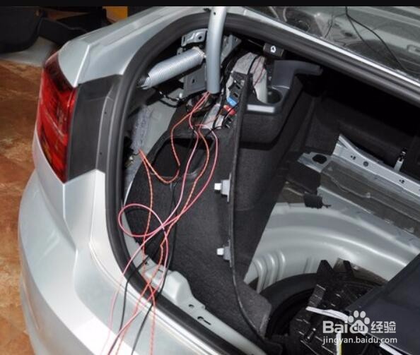 迈腾车后视摄像头如何安装