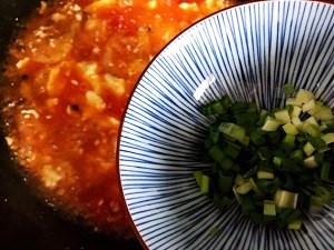 怎么做西红柿虾干豆腐羹