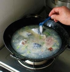 鲅鱼蒜苔的做法