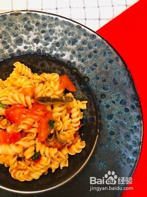 番茄鳀鱼螺丝粉的制作方法