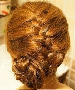 简单编发盘发教程打造别致蜈蚣辫花苞头