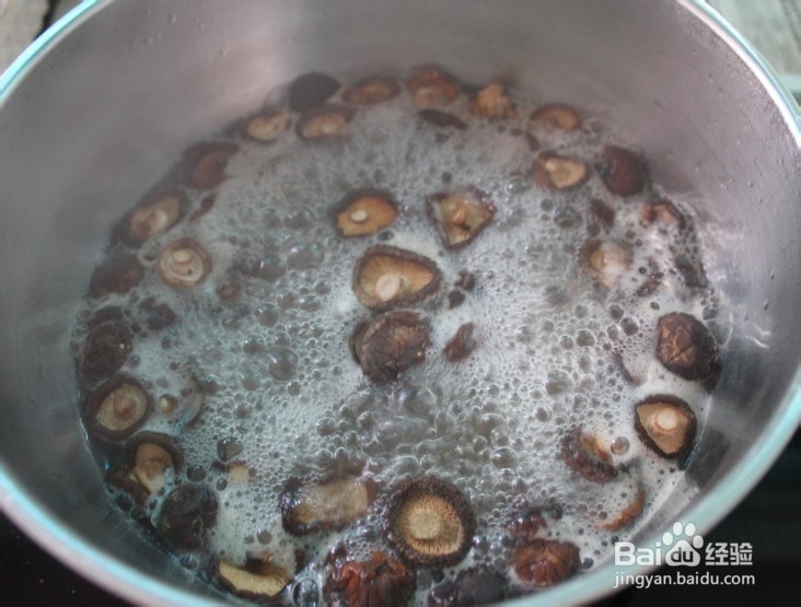 香菇炒肉沫(香菇与肉沫的完美搭配)