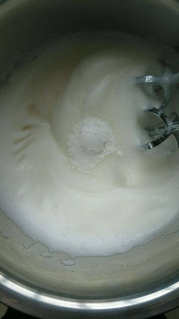 戚风奶油蛋糕卷