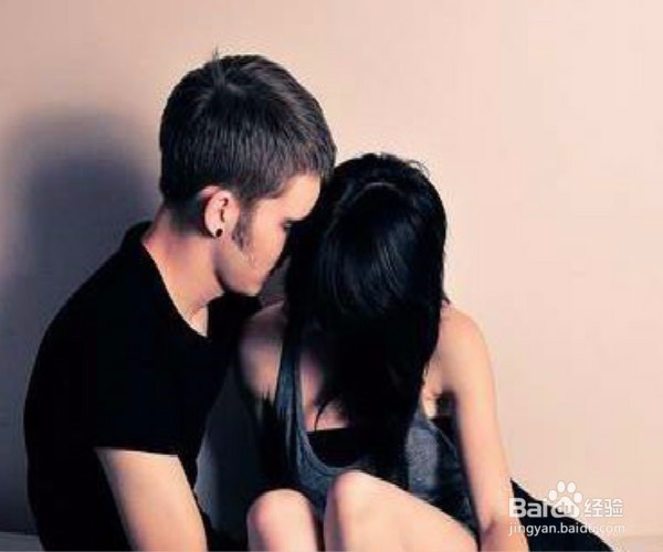 前男友经常骚扰自己该怎么办呢？