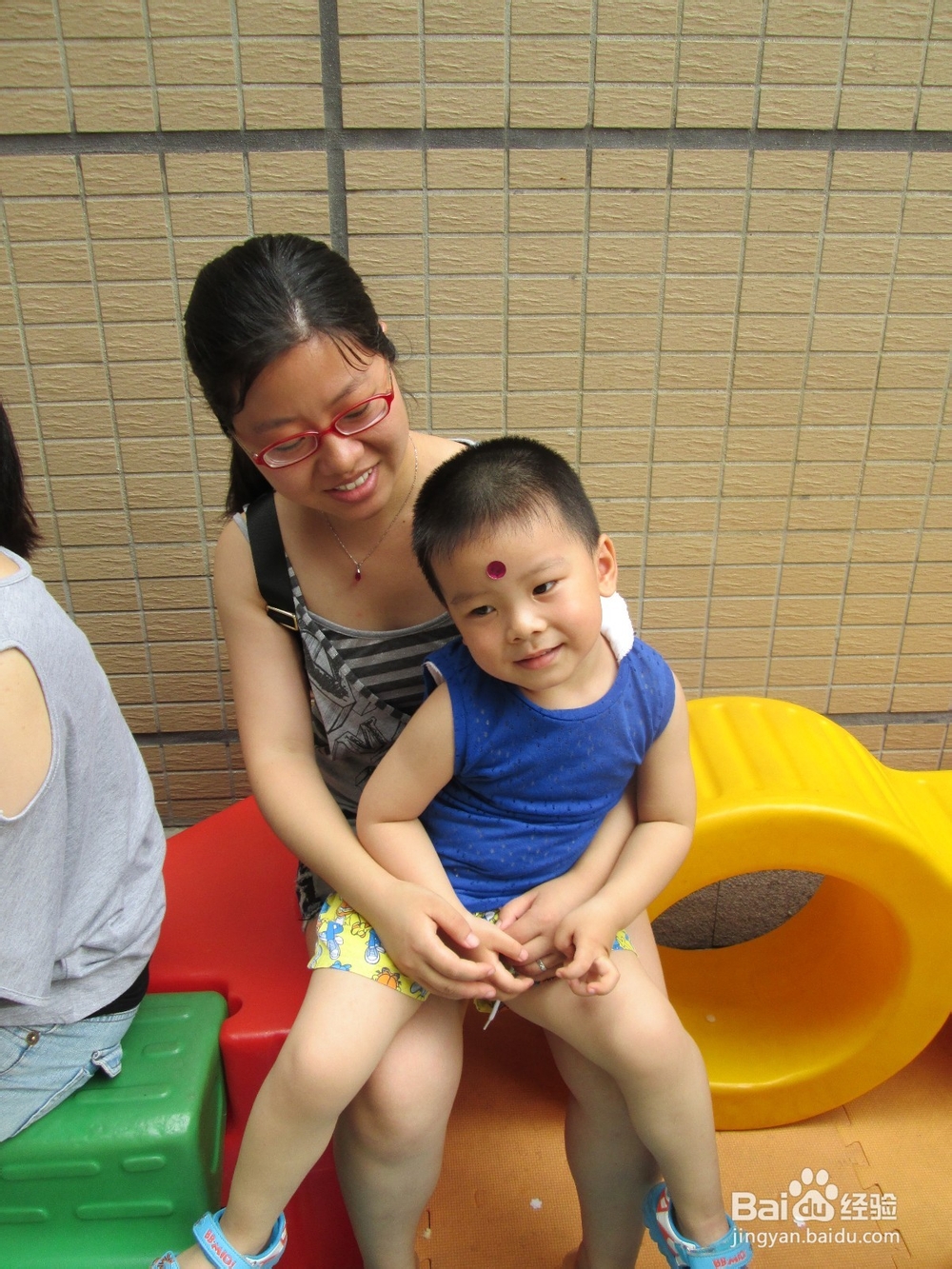 如何教小班的小朋友大胆的自我介绍？