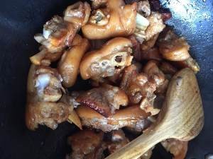 红烧猪蹄——鲜香美味