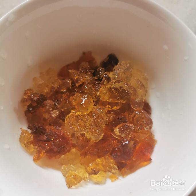 给老公做桃胶皂角米银耳羹