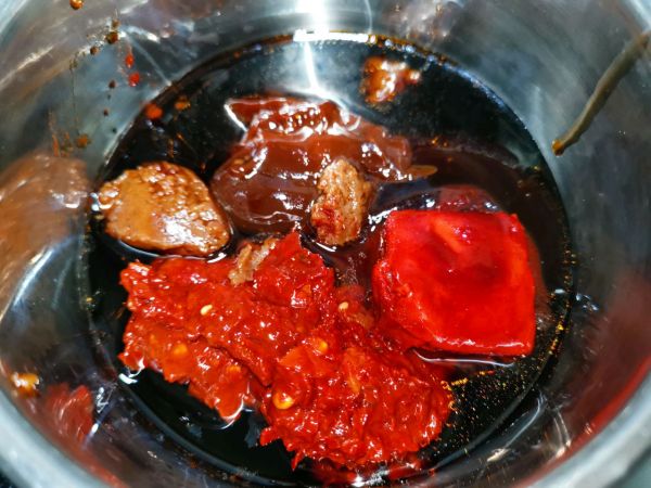 秘制萝卜焖牛腩