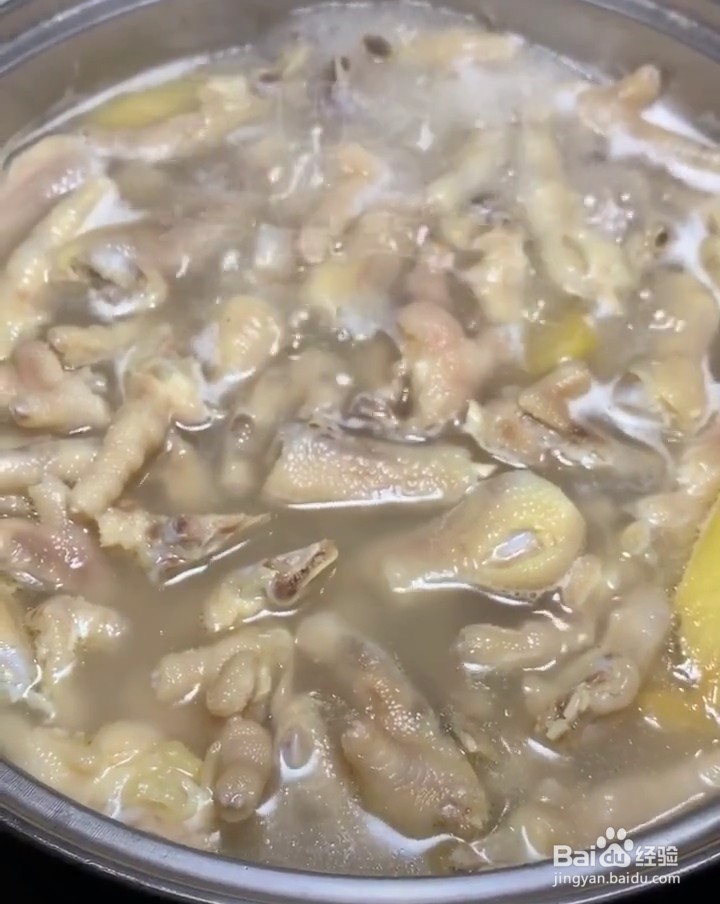 怎么做爽口清香嫩滑柠檬鸡爪？