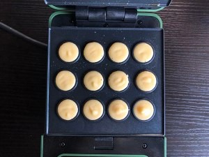 超松软迷你蛋糕球，无需烤箱一口一个