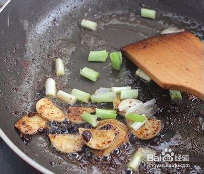 自制家庭美味菜肴：如何做酱汁脆香豆腐