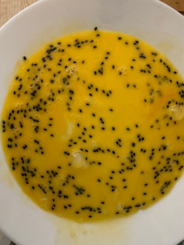 黑芝麻鸡蛋面包片