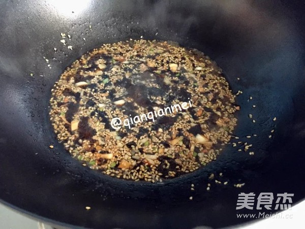 西兰花拌木耳