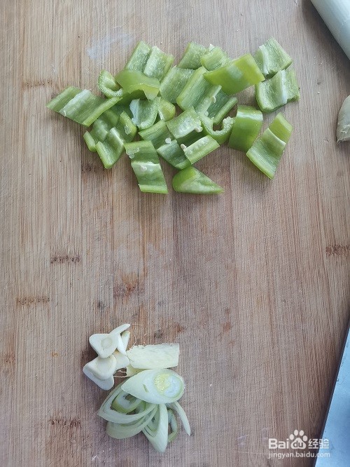 酱油青椒土豆片的做法
