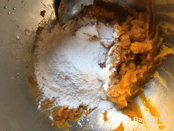 鸡毛菜煮南瓜汤圆