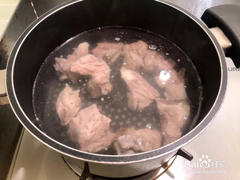 如何做出家常菜系列之苦瓜蛤蜊排骨汤