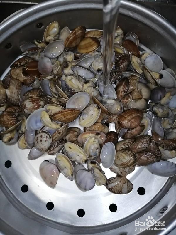 爆炒花蛤要不要焯水？看完才明白，原来这么简单