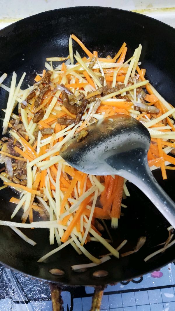 肉丝酸辣土豆丝