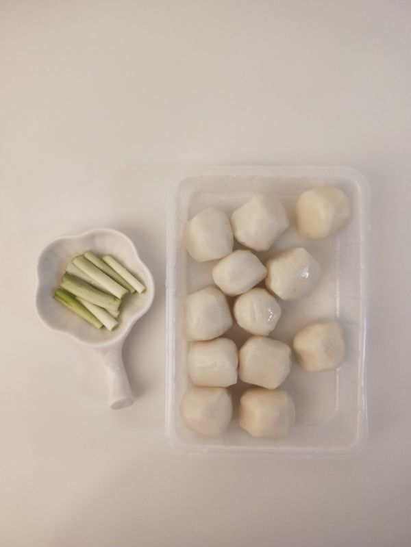 翡翠白菜鱼丸汤