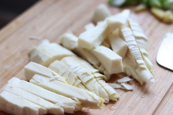 冬笋鸡翅刀削面