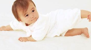 宝宝翻身的小知识？