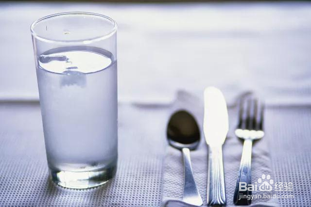 每天喝大量的可乐等于自杀