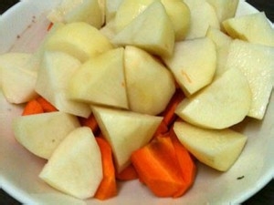 好喝的牛蒡排骨汤