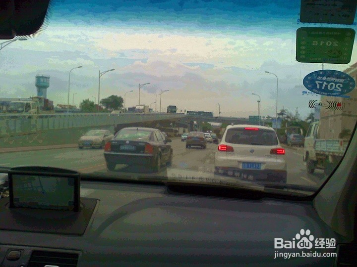 道路车辆多时候驾驶员怎样安全行驶