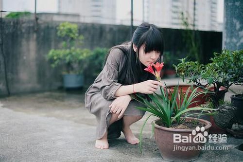 脸上长痘痘该怎么办【痘痘的自白】