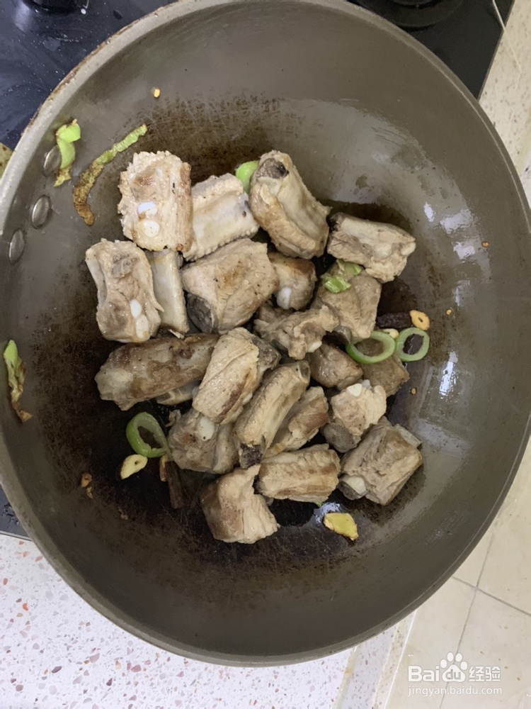 厨爸教你做酸菜排骨炖粉条