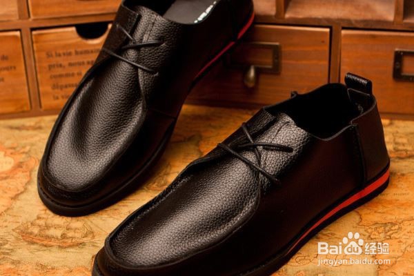 新皮鞋有味道怎么去除