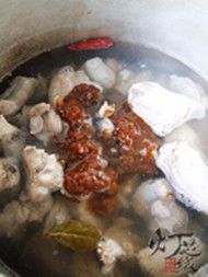 黄豆酱炖排骨--做法