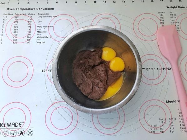 巧克力果酱慕斯蛋糕