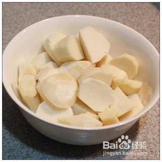 冰淇淋店里不分季节的甜品-----红豆沙芋圆