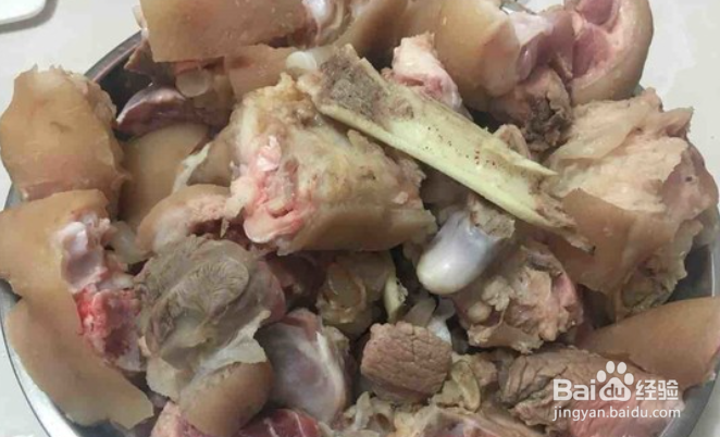 猪脚炖鸡汤的做法