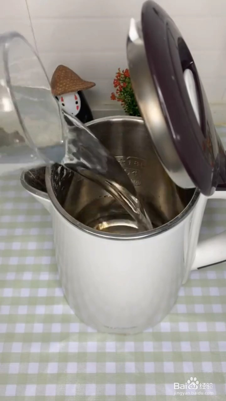 如何快速清洗热水壶水垢？