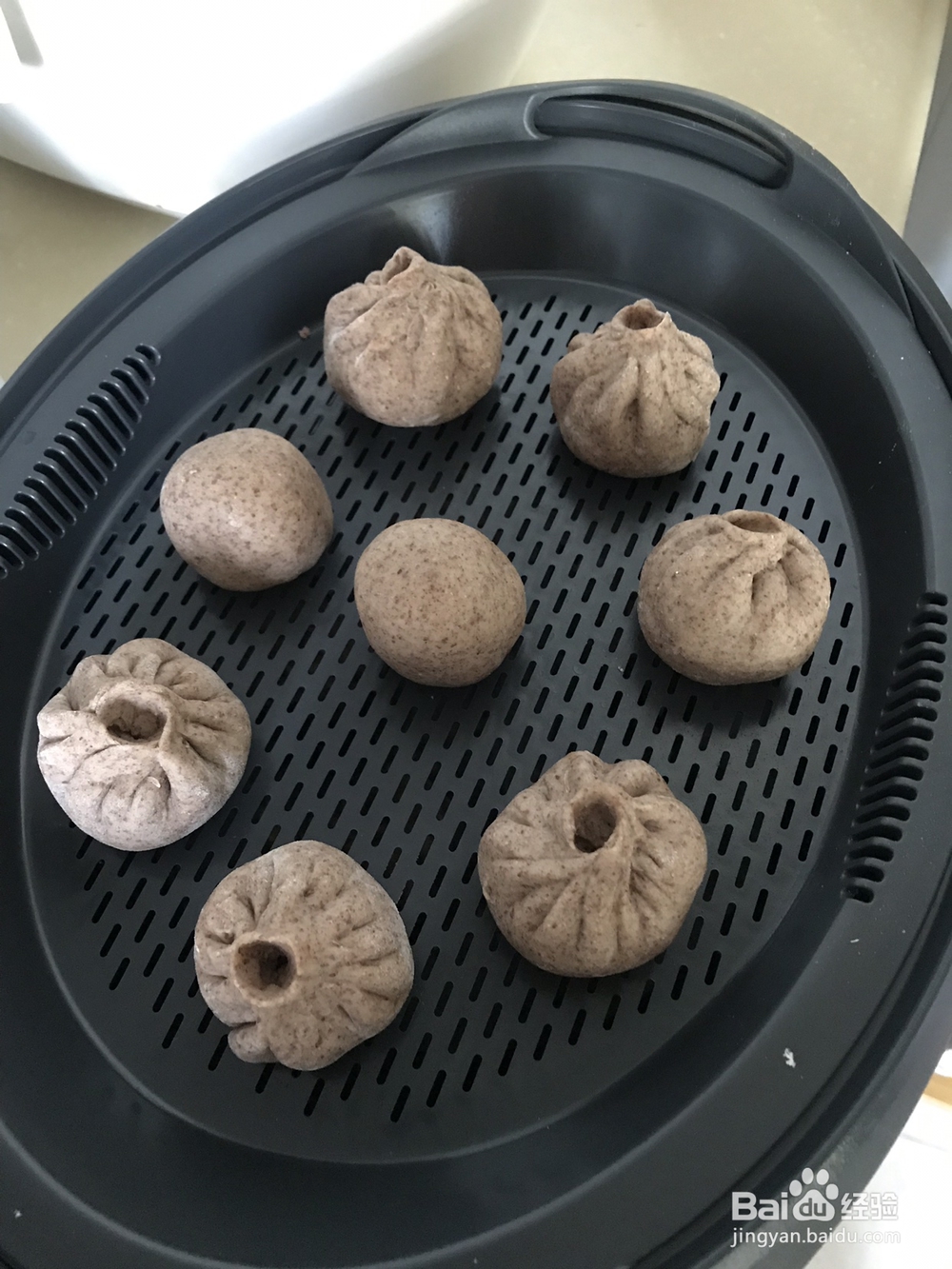 细腻美味的黑米全麦豆沙包