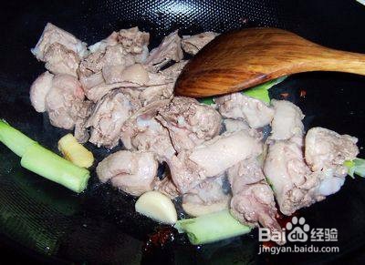 如何做出好吃的香辣啤酒鸭