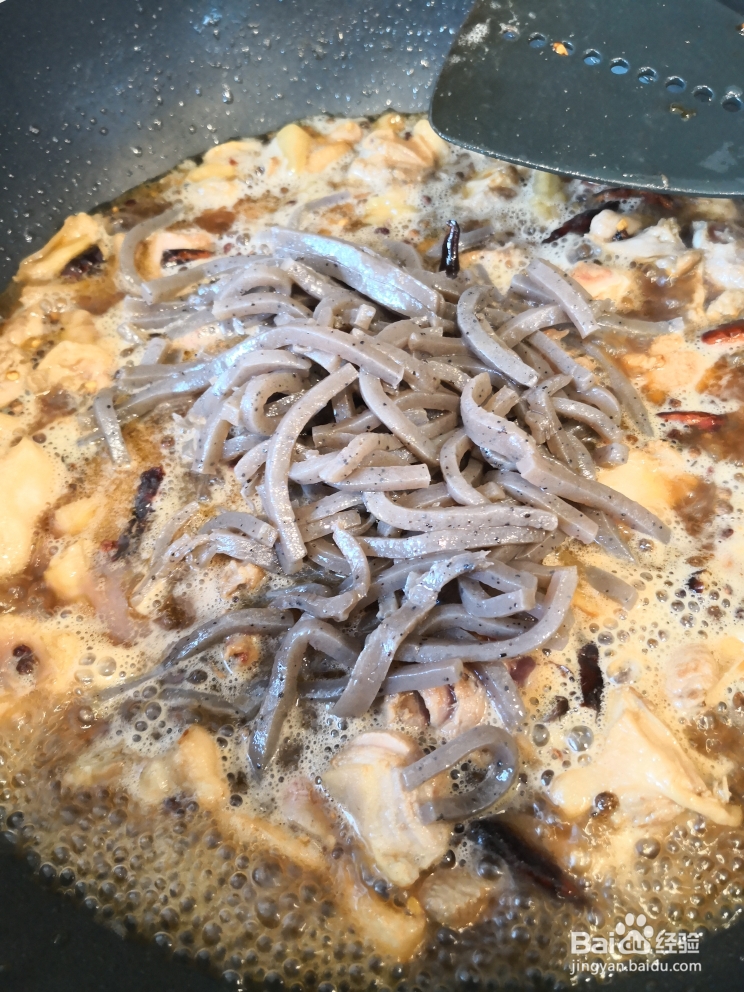 孩子爱吃的泡椒魔芋烧鸭