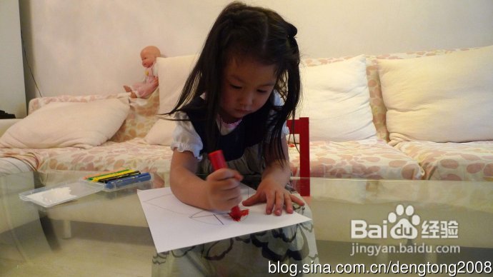 三岁小妞涂鸦童装作品