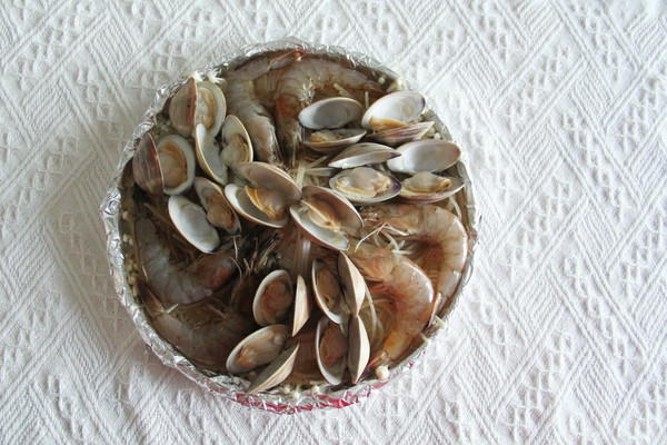 蒜蓉粉丝蛤蜊烤虾