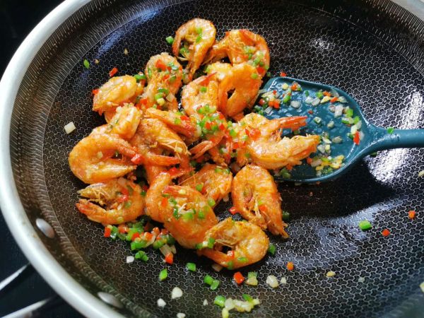 孔雀开屏椒盐虾