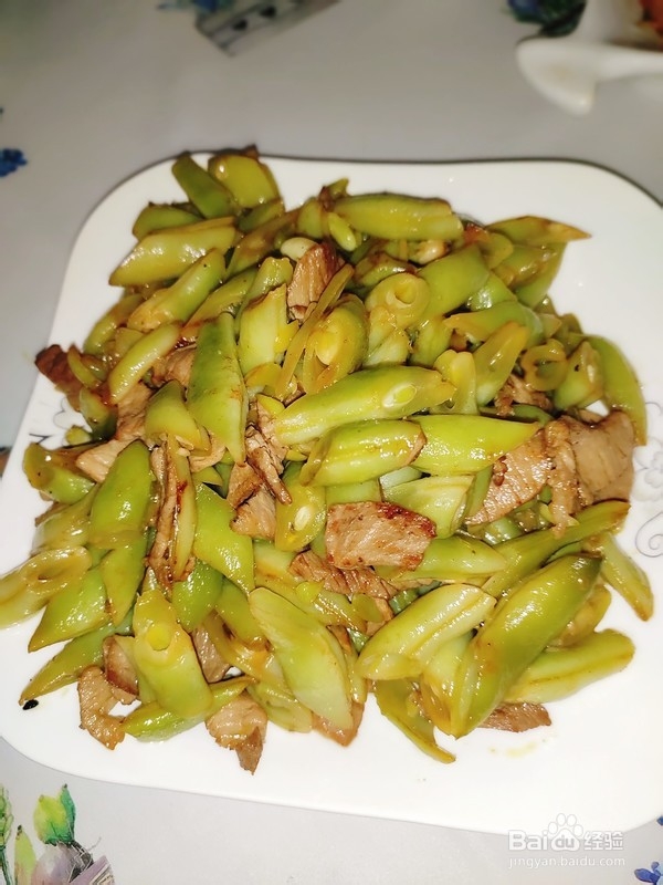 豆角炒肉。。
