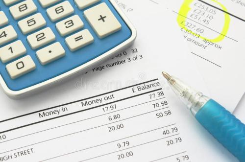 求英文版自我介绍财务管理专业